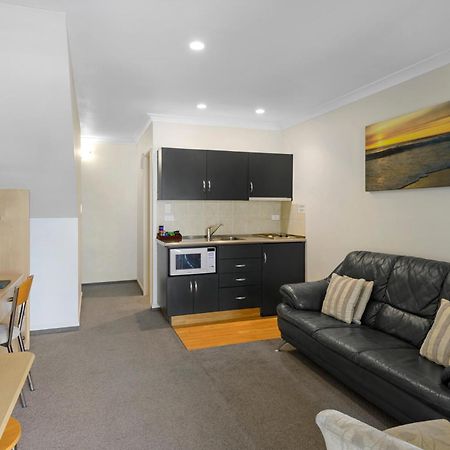 Colombo In The City Christchurch Ngoại thất bức ảnh A typical apartment at the hotel